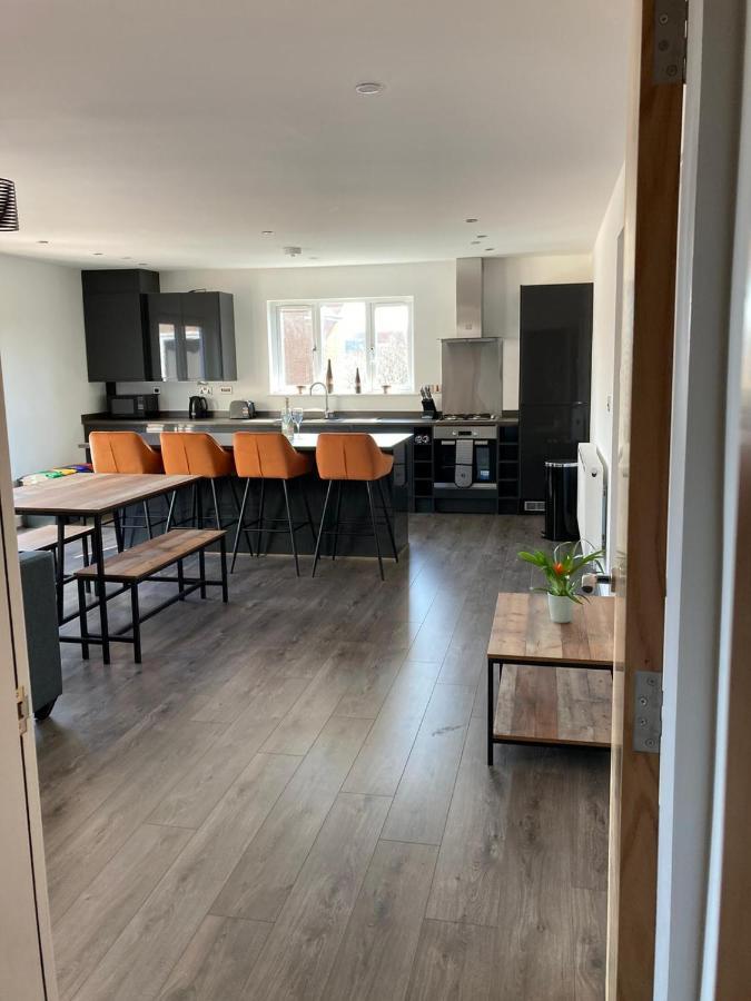 Spacious Newly Built Apartment Rhos On Sea, Colwyn Bay Bagian luar foto