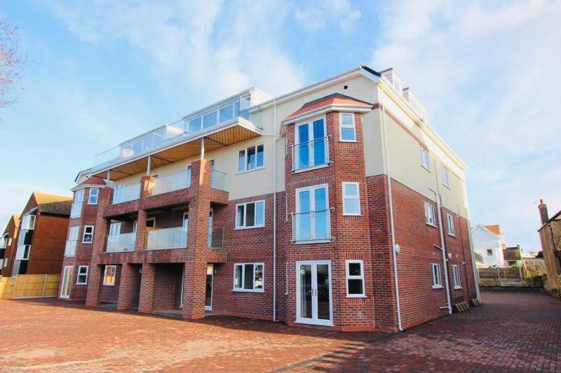 Spacious Newly Built Apartment Rhos On Sea, Colwyn Bay Bagian luar foto